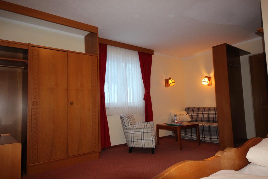 Hotel Garni Laerchenhof Lech am Arlberg Exterior photo