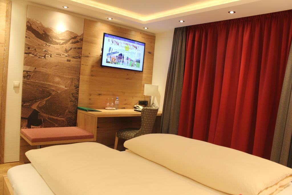 Hotel Garni Laerchenhof Lech am Arlberg Room photo
